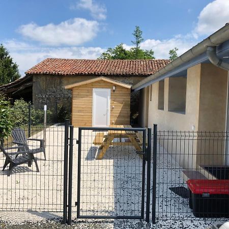 לינה וארוחת בוקר La Petite Ferme De Pouillon - Parc Animalier - Aire De Loisirs מראה חיצוני תמונה